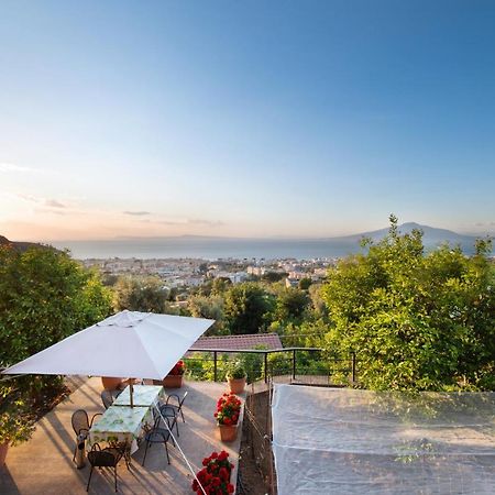 Sorrentovibes - Sea View Rooftop Apartment With Jacuzzi & Garden Buitenkant foto