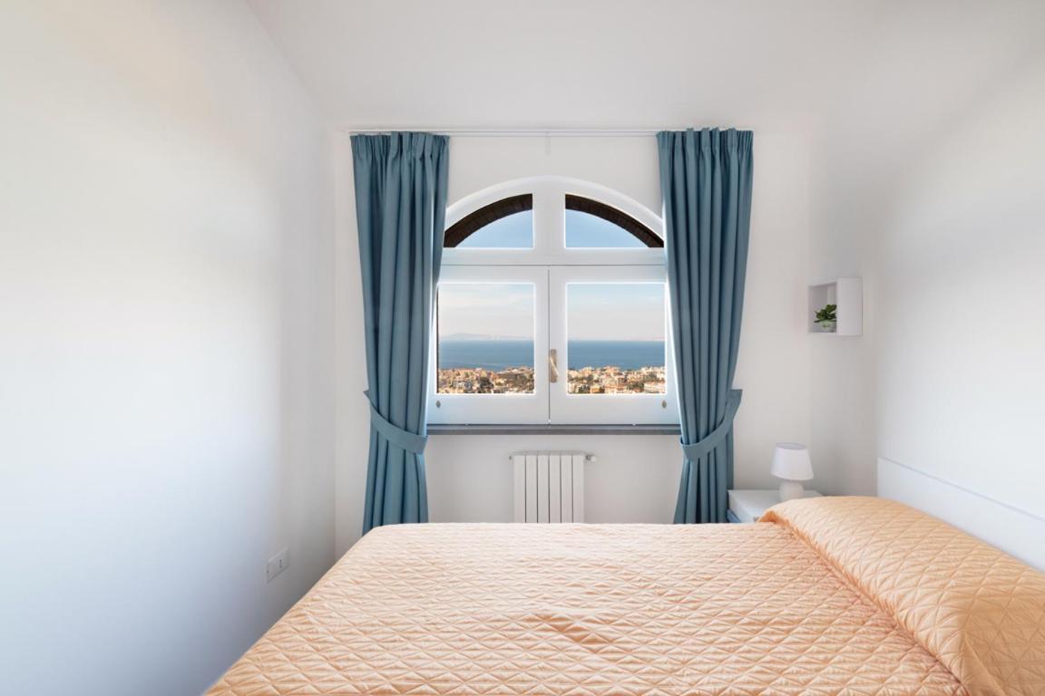Sorrentovibes - Sea View Rooftop Apartment With Jacuzzi & Garden Buitenkant foto
