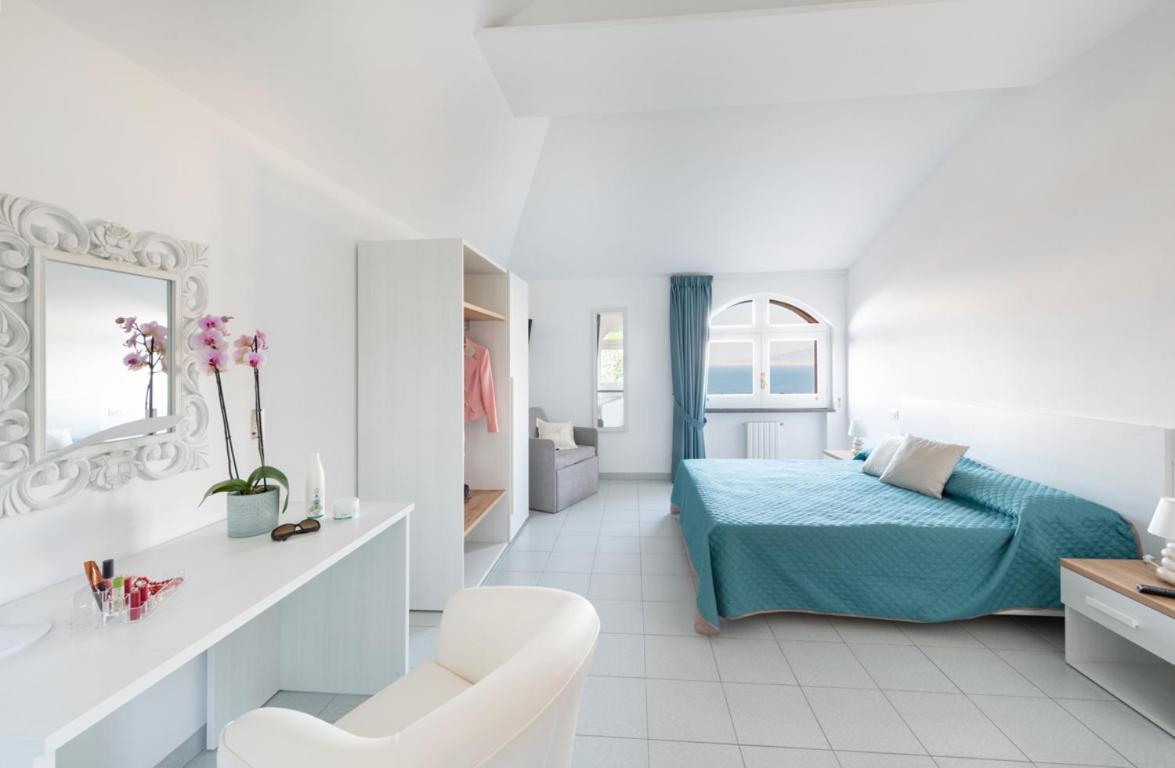 Sorrentovibes - Sea View Rooftop Apartment With Jacuzzi & Garden Buitenkant foto