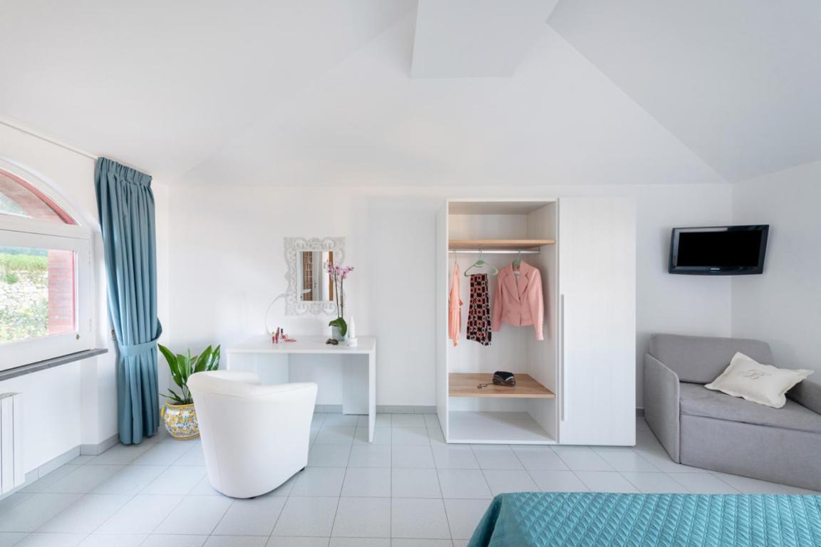 Sorrentovibes - Sea View Rooftop Apartment With Jacuzzi & Garden Buitenkant foto