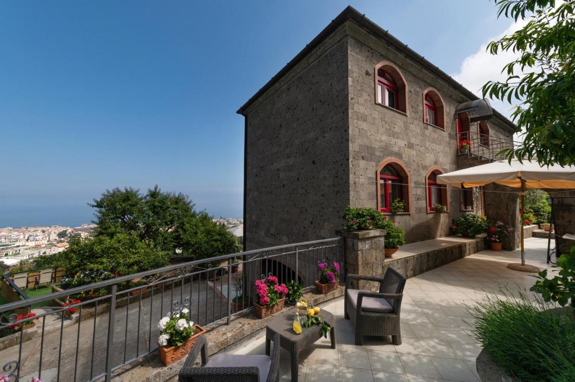 Sorrentovibes - Sea View Rooftop Apartment With Jacuzzi & Garden Buitenkant foto