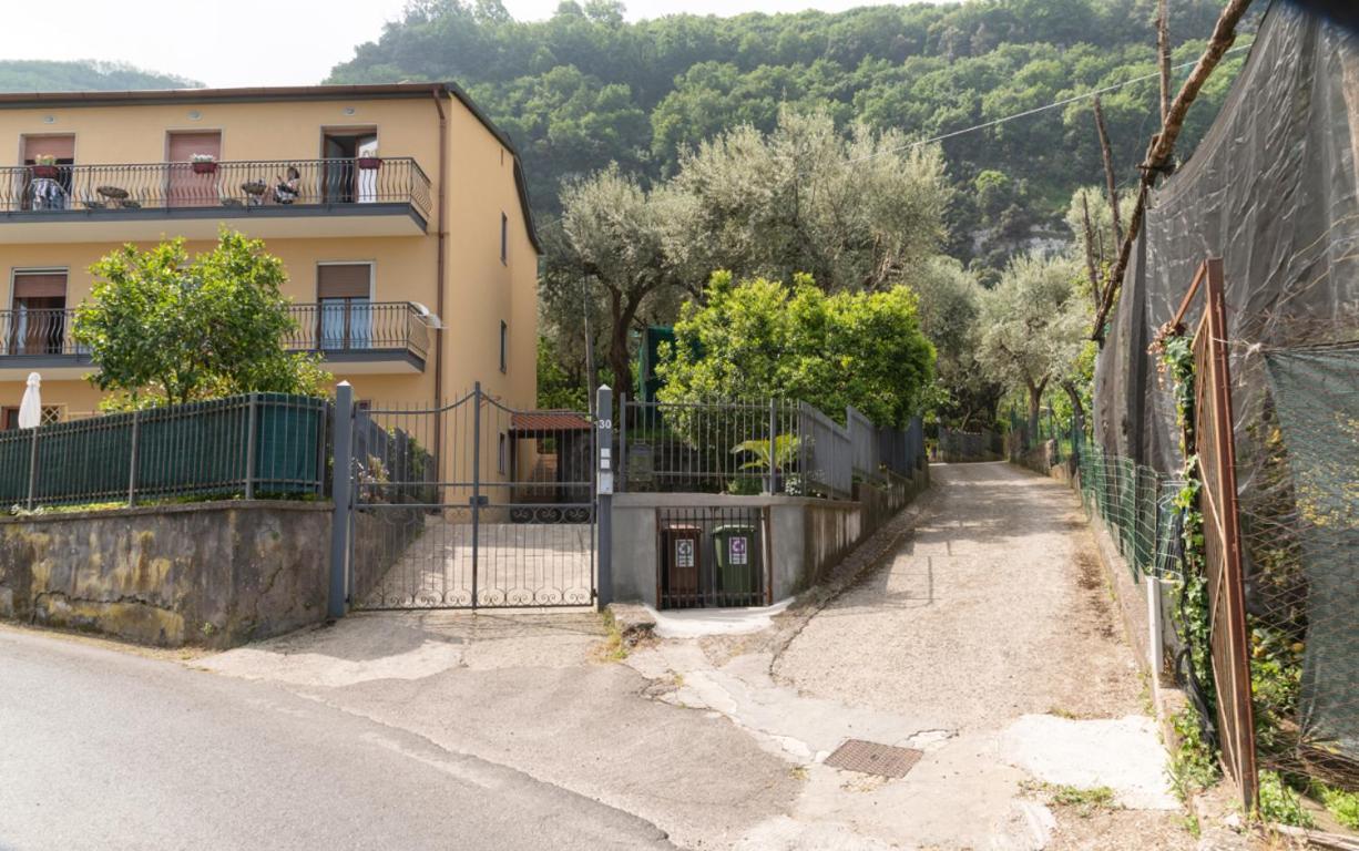Sorrentovibes - Sea View Rooftop Apartment With Jacuzzi & Garden Buitenkant foto