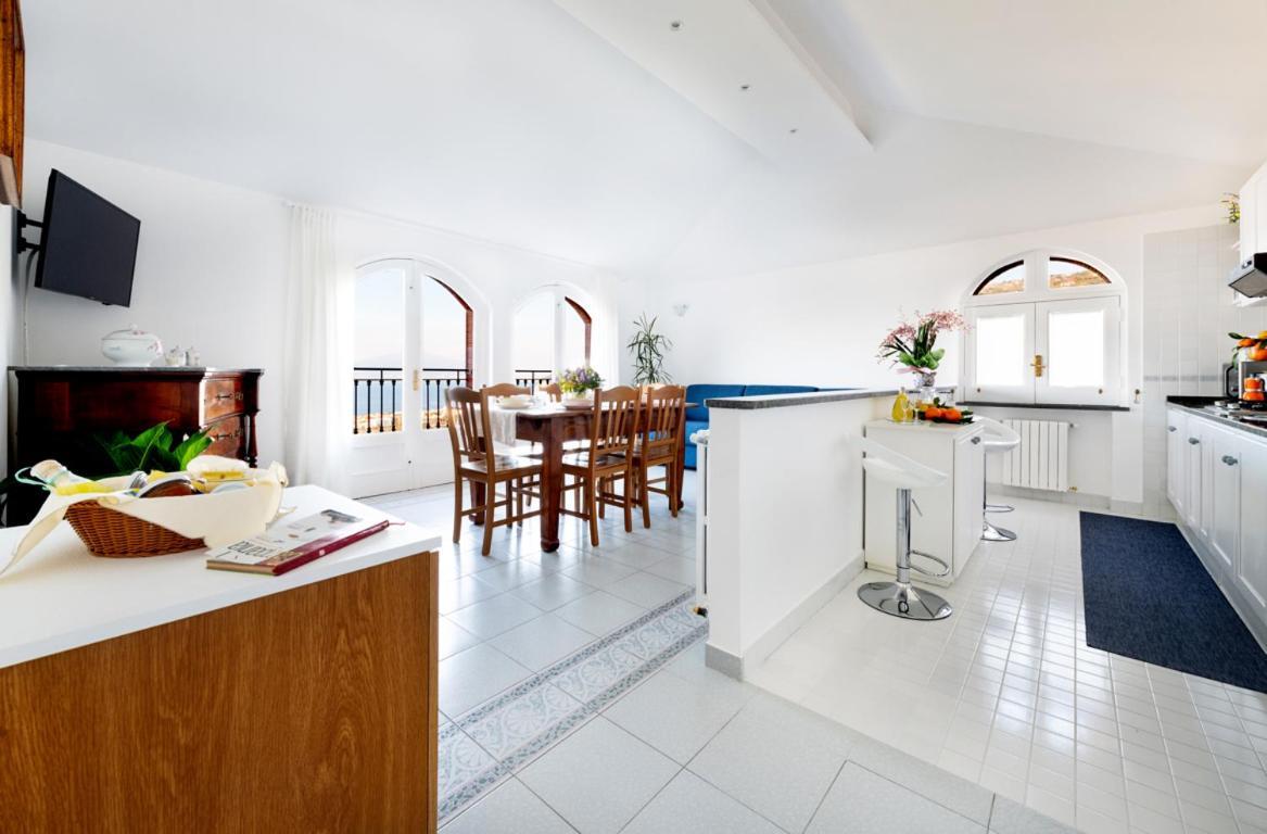 Sorrentovibes - Sea View Rooftop Apartment With Jacuzzi & Garden Buitenkant foto