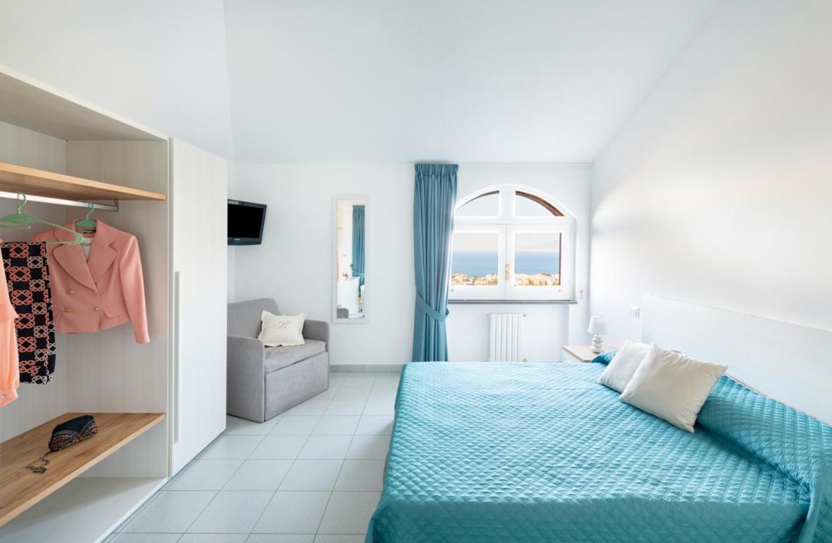 Sorrentovibes - Sea View Rooftop Apartment With Jacuzzi & Garden Buitenkant foto