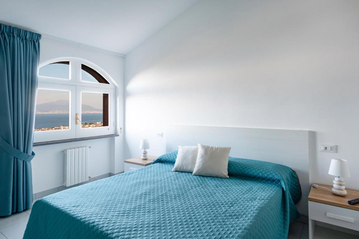 Sorrentovibes - Sea View Rooftop Apartment With Jacuzzi & Garden Buitenkant foto